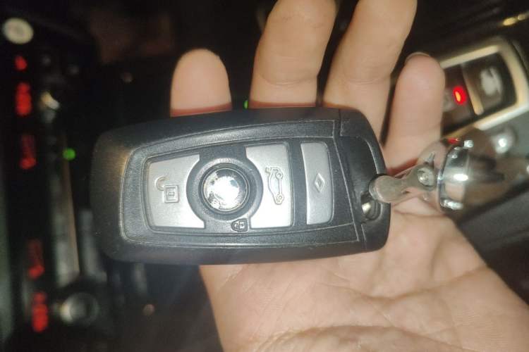 Used BMW 5 Series 2013 535Li Leading Model Vehicle Key