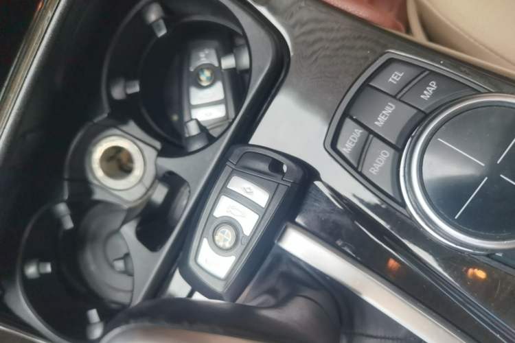 Used BMW 5 Series 2013 535Li Leading Model Vehicle Key