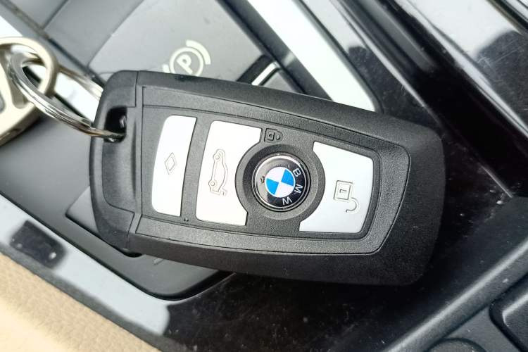 Used BMW 5 Series 2013 525Li Luxury Model Vehicle Key
