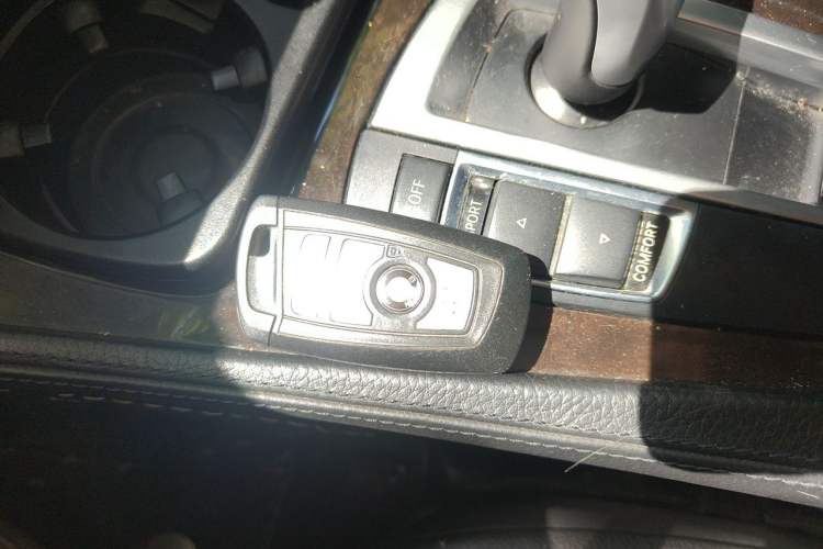 Used BMW 5 Series 2013 525Li Leading Model Vehicle Key