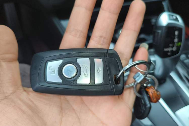 Used BMW 5 Series 2013 525Li Luxury Model Vehicle Key