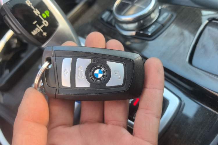 Used BMW 5 Series 2013 530Li Leading Model Vehicle Key