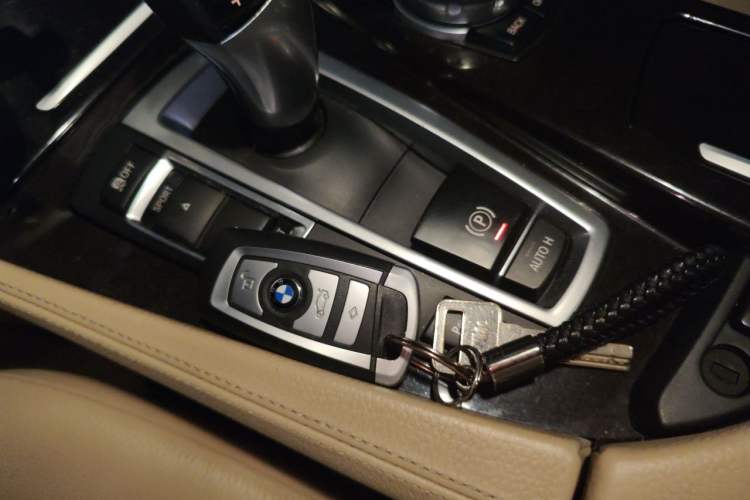 Used BMW 5 Series 2013 525Li Luxury Model Vehicle Key