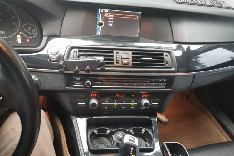Used BMW 5 Series 2013 520Li Elegant Edition Audio And AC Panel
