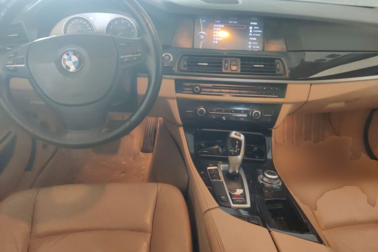 Used BMW 5 Series 2013 525Li Leading Model Center Console