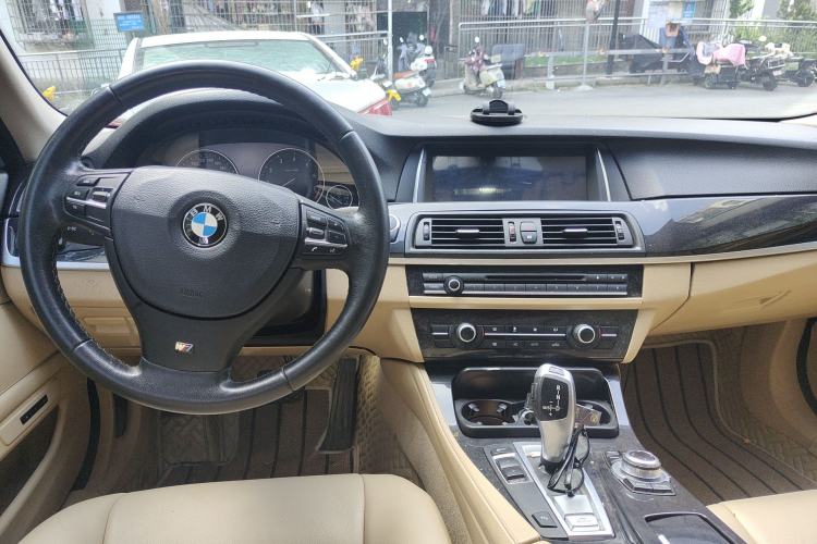 Used BMW 5 Series 2013 520Li Elegant Edition Center Console