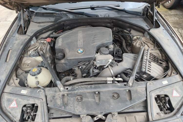 Used BMW 5 Series 2013 520Li Elegant Edition Engine Bay