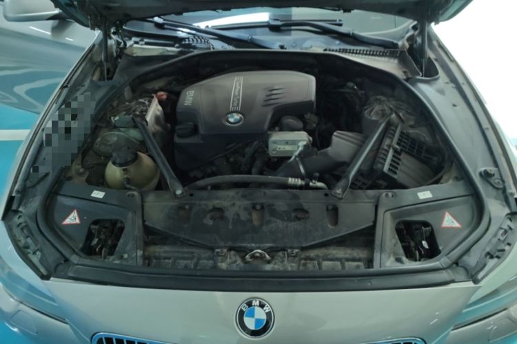 Used BMW 5 Series 2013 525Li Leading Model Engine Bay