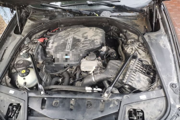 Used BMW 5 Series 2013 520Li Elegant Edition Engine Bay