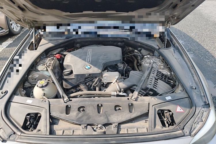 Used BMW 5 Series 2013 520Li Elegant Edition Engine Bay