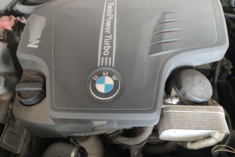 Used BMW 5 Series 2013 525Li Leading Model Engine Bay