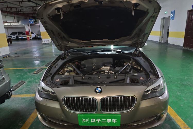 Used BMW 5 Series 2013 525Li Leading Model Engine Bay