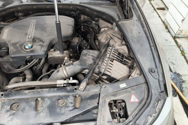 Used BMW 5 Series 2013 525Li Luxury Model Engine Bay Left