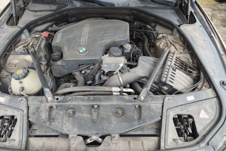 Used BMW 5 Series 2013 520Li Elegant Edition Engine Bay Left