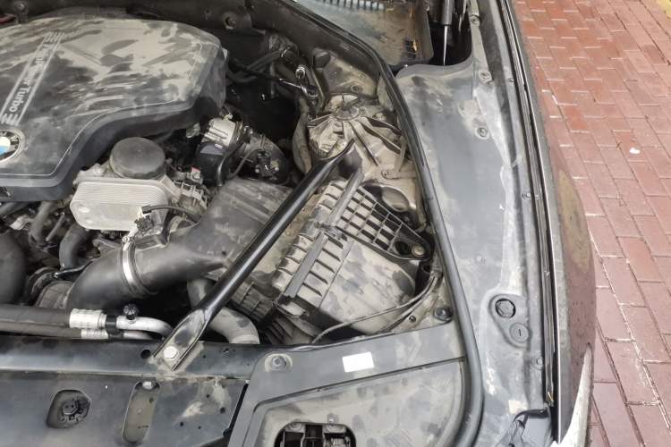 Used BMW 5 Series 2013 520Li Elegant Edition Engine Bay Left