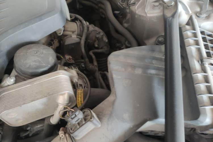 Used BMW 5 Series 2013 525Li Leading Model Engine Bay Left