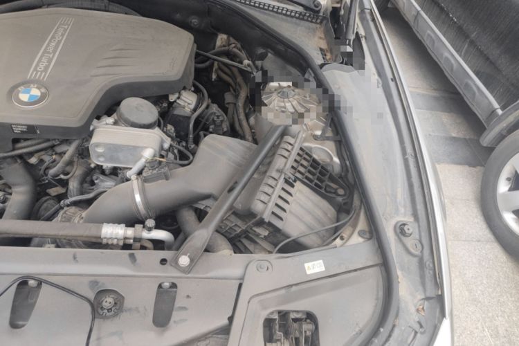 Used BMW 5 Series 2013 525Li Luxury Model Engine Bay Left