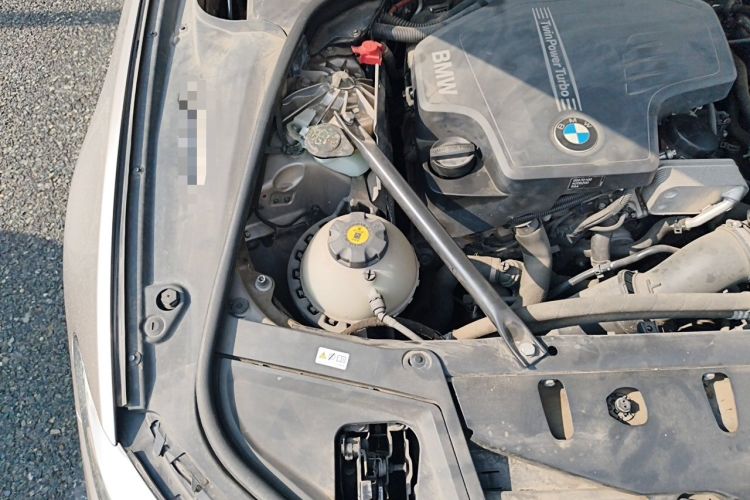 Used BMW 5 Series 2013 520Li Elegant Edition Engine Bay Right