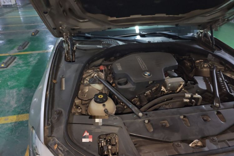 Used BMW 5 Series 2013 525Li Leading Model Engine Bay Right