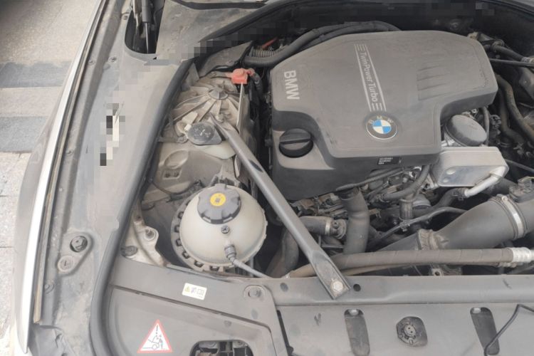 Used BMW 5 Series 2013 525Li Luxury Model Engine Bay Right