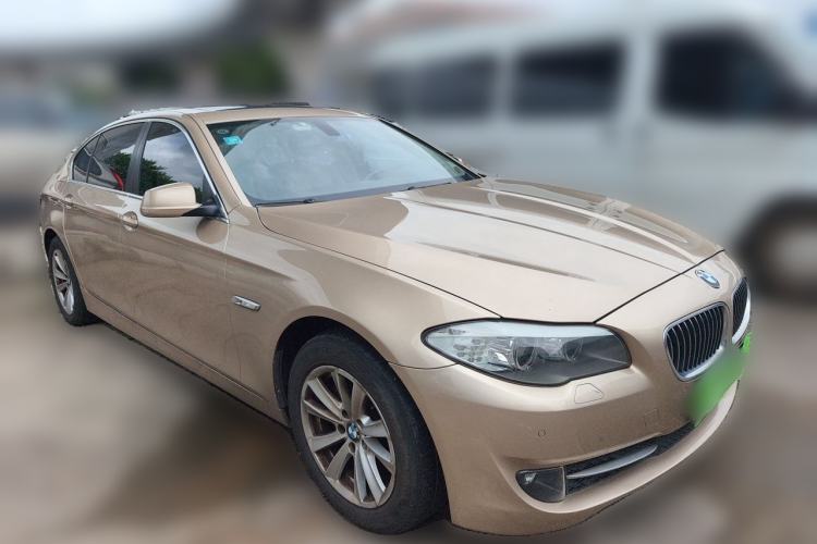 Used BMW 5 Series 2013 520Li Elegant Edition Front Right 45 Deg