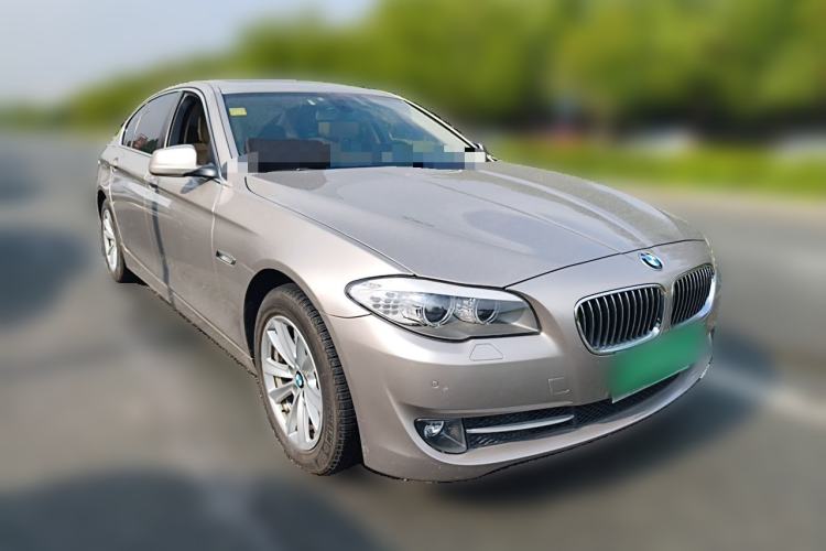 Used BMW 5 Series 2013 520Li Elegant Edition Front Right 45 Deg