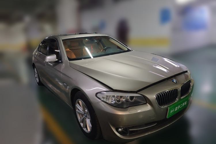 Used BMW 5 Series 2013 525Li Leading Model Front Right 45 Deg