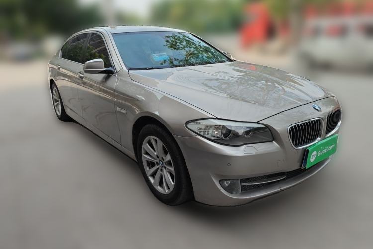 Used BMW 5 Series 2013 520Li Elegant Edition Front Right 45 Deg