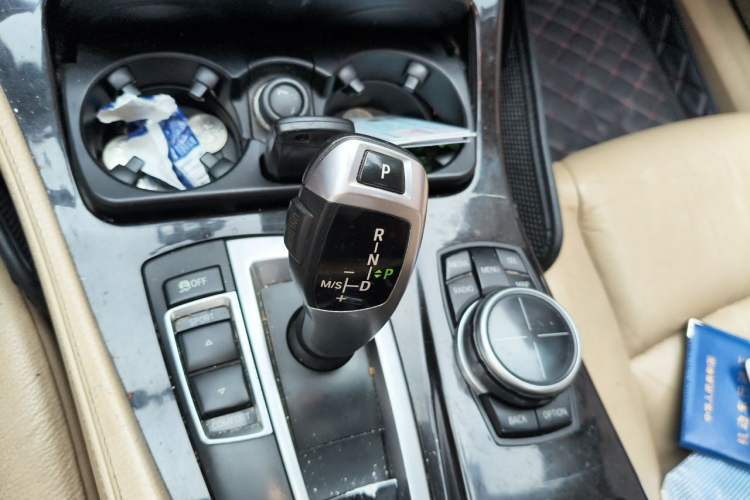 Used BMW 5 Series 2013 525Li Luxury Model Gear Lever