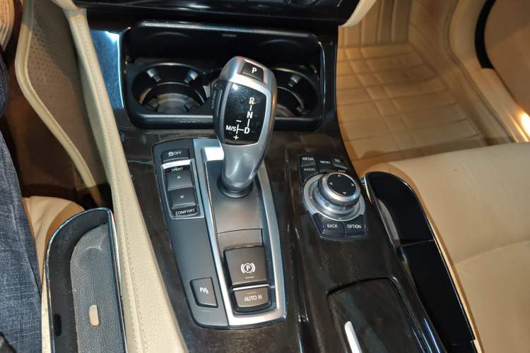 Used BMW 5 Series 2013 525Li Leading Model Gear Lever