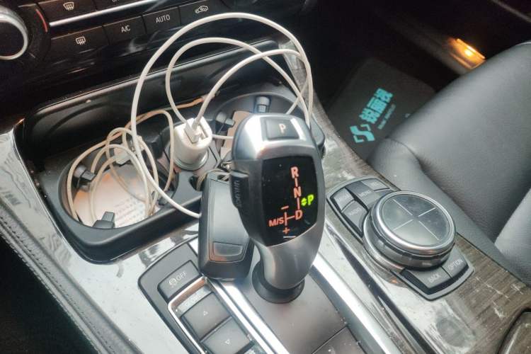 Used BMW 5 Series 2013 530Li Leading Model Gear Lever