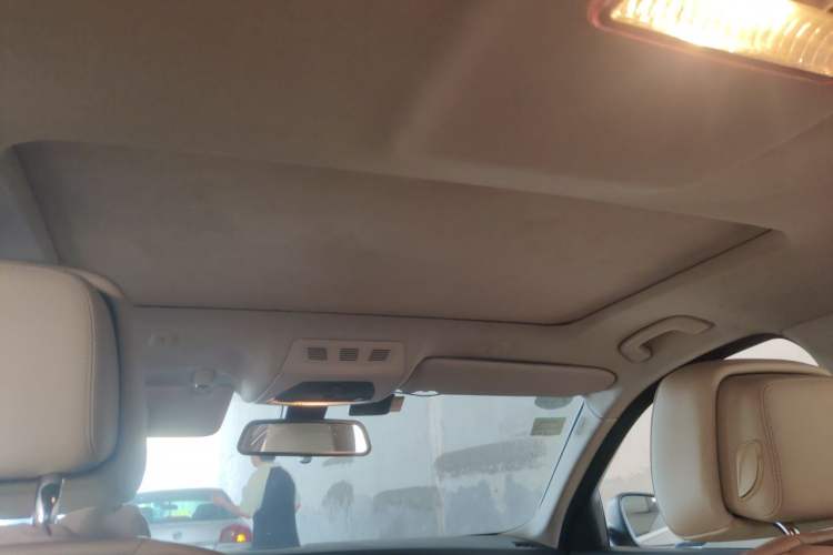 Used BMW 5 Series 2013 525Li Leading Model Headliner