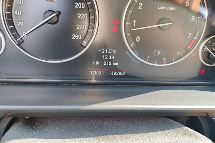 Used BMW 5 Series 2013 520Li Elegant Edition Odometer Close Up