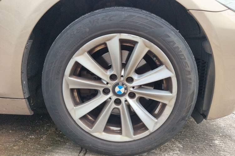 Used BMW 5 Series 2013 520Li Elegant Edition Right Front Wheel Hub
