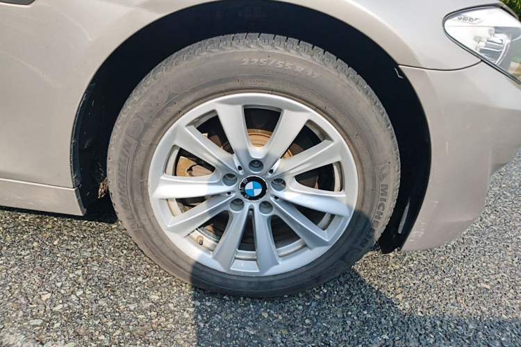 Used BMW 5 Series 2013 520Li Elegant Edition Right Front Wheel Hub