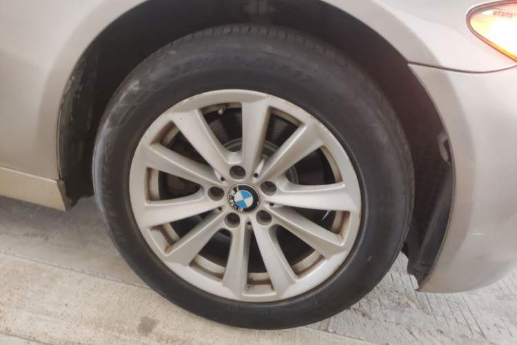 Used BMW 5 Series 2013 525Li Leading Model Right Front Wheel Hub