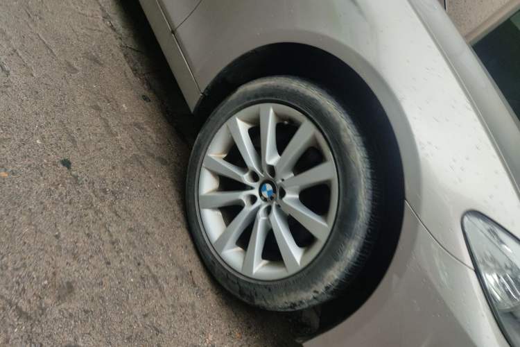 Used BMW 5 Series 2013 530Li Leading Model Right Front Wheel Hub