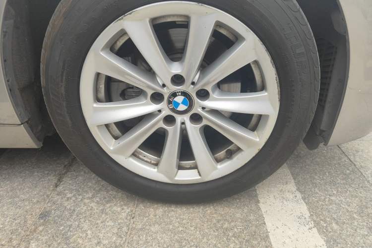 Used BMW 5 Series 2013 525Li Luxury Model Right Front Wheel Hub