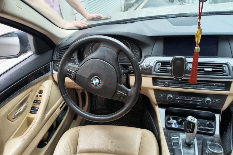 Used BMW 5 Series 2013 525Li Luxury Model Steering Wheel