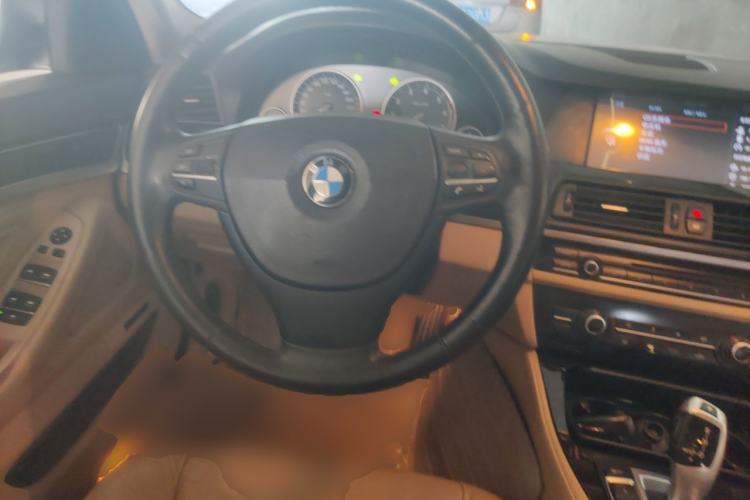 Used BMW 5 Series 2013 525Li Leading Model Steering Wheel
