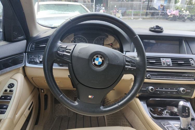 Used BMW 5 Series 2013 520Li Elegant Edition Steering Wheel