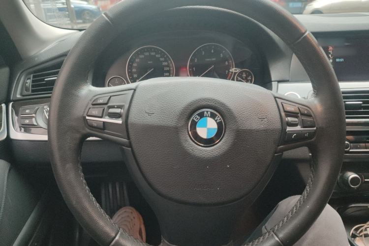 Used BMW 5 Series 2013 530Li Leading Model Steering Wheel