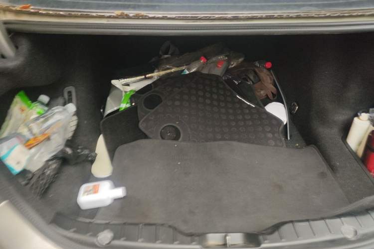 Used BMW 5 Series 2013 530Li Leading Model Trunk