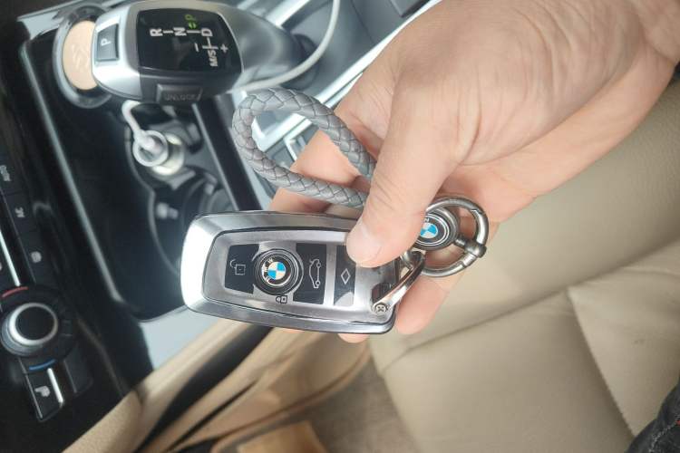 Used BMW 5 Series 2013 525Li Luxury Model Vehicle Key