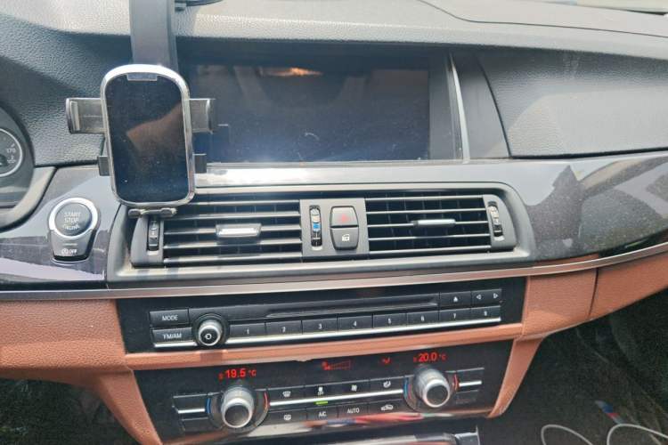 Used BMW 5 Series 2014 520Li Elegant Model Audio And AC Panel