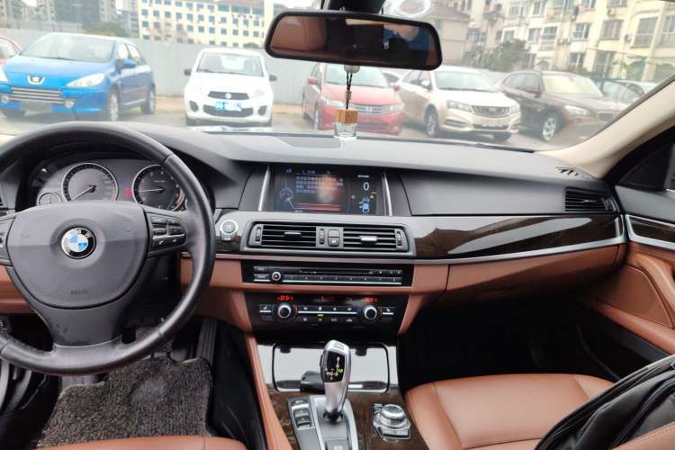 Used BMW 5 Series 2014 525Li Leading Model Audio And AC Panel