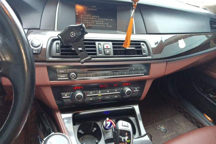 Used BMW 5 Series 2014 525Li Leading Model Audio And AC Panel