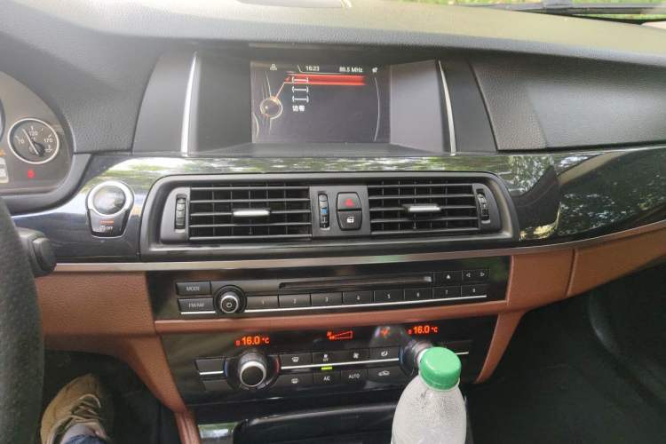 Used BMW 5 Series 2014 520Li Elegant Model Audio And AC Panel