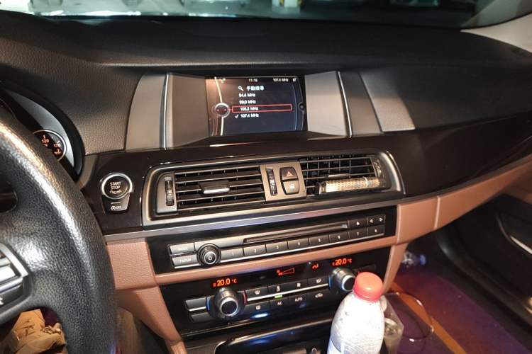Used BMW 5 Series 2014 520i Elegant Edition Audio And AC Panel