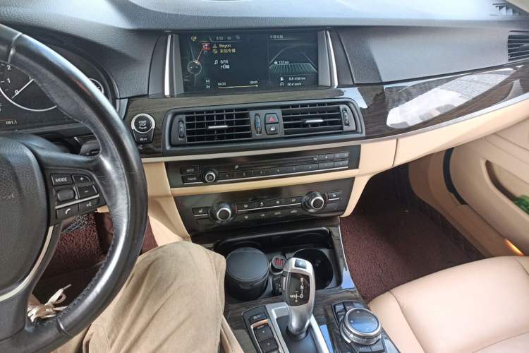 Used BMW 5 Series 2014 525Li Luxury Design Package Audio And AC Panel